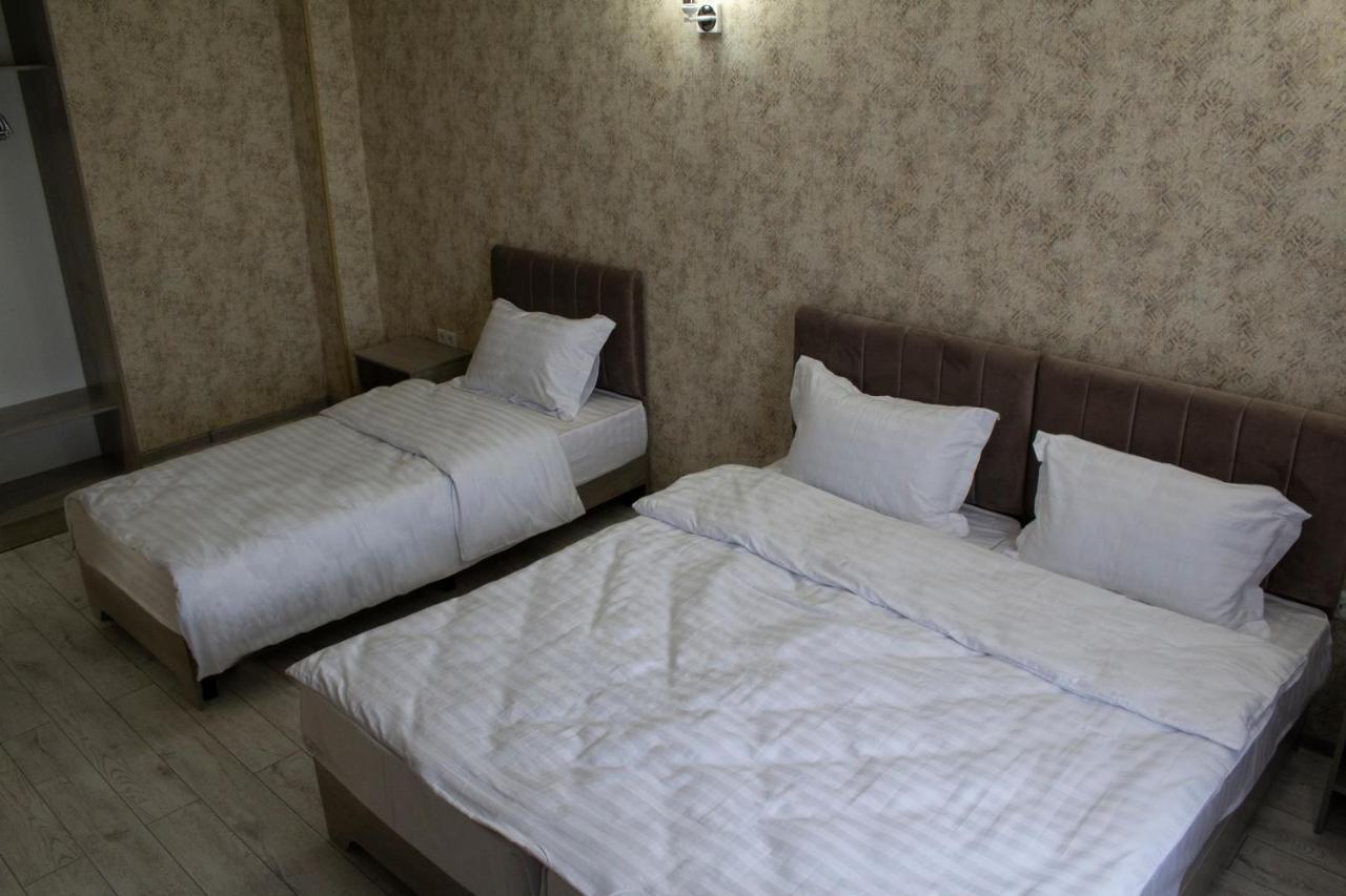 Artist Regenci Hotel Tashkent Bagian luar foto