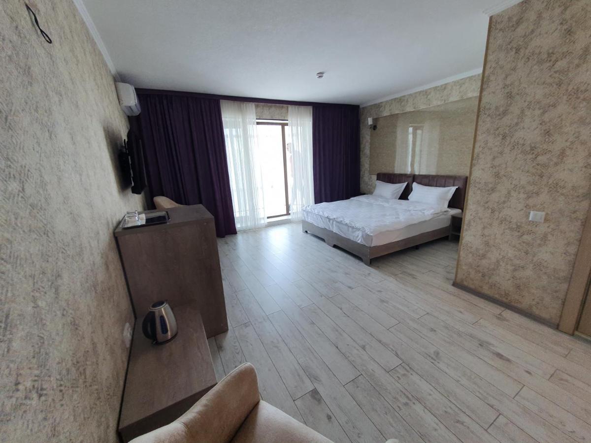 Artist Regenci Hotel Tashkent Bagian luar foto