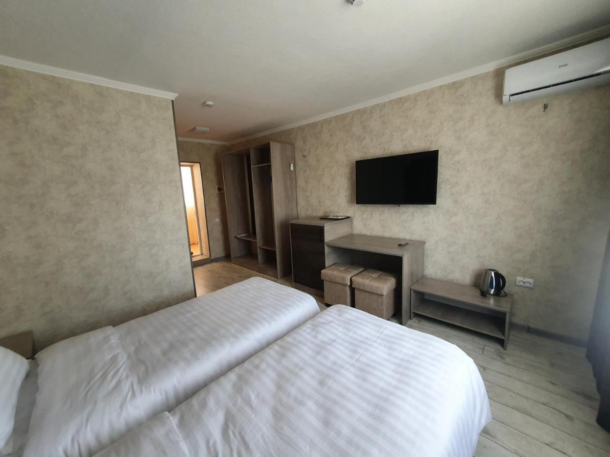 Artist Regenci Hotel Tashkent Bagian luar foto