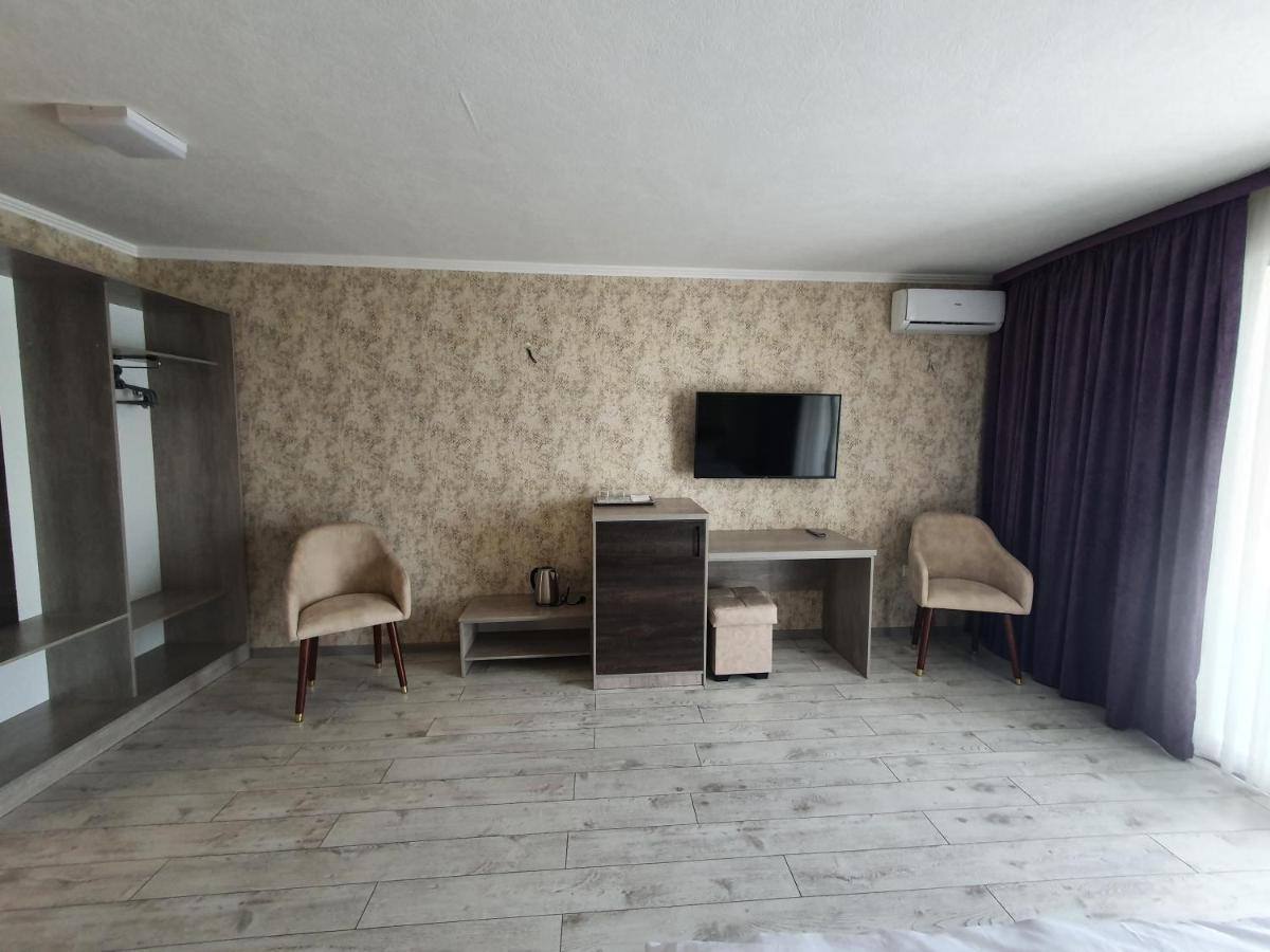 Artist Regenci Hotel Tashkent Bagian luar foto