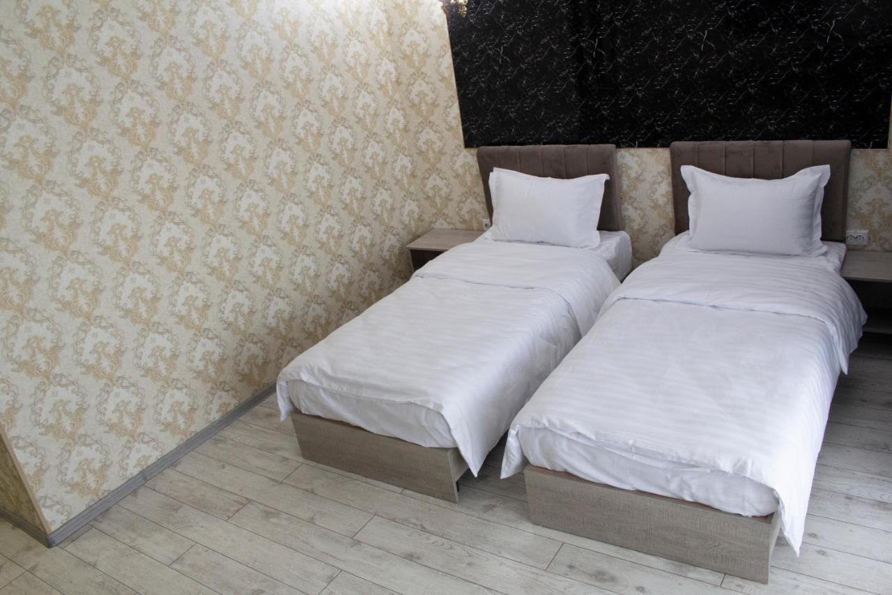 Artist Regenci Hotel Tashkent Bagian luar foto