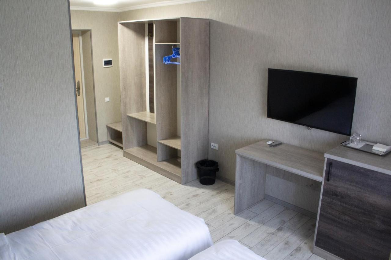 Artist Regenci Hotel Tashkent Bagian luar foto