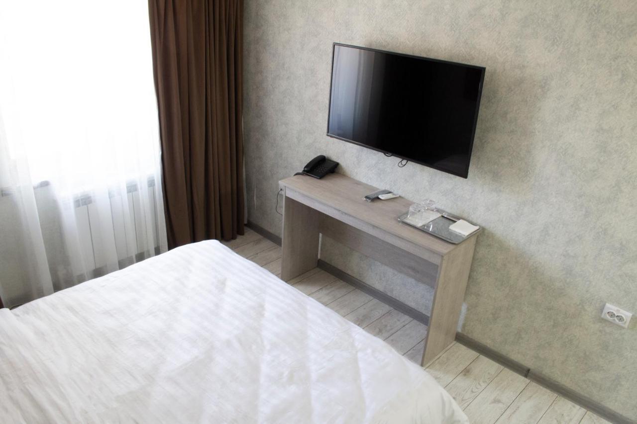 Artist Regenci Hotel Tashkent Bagian luar foto